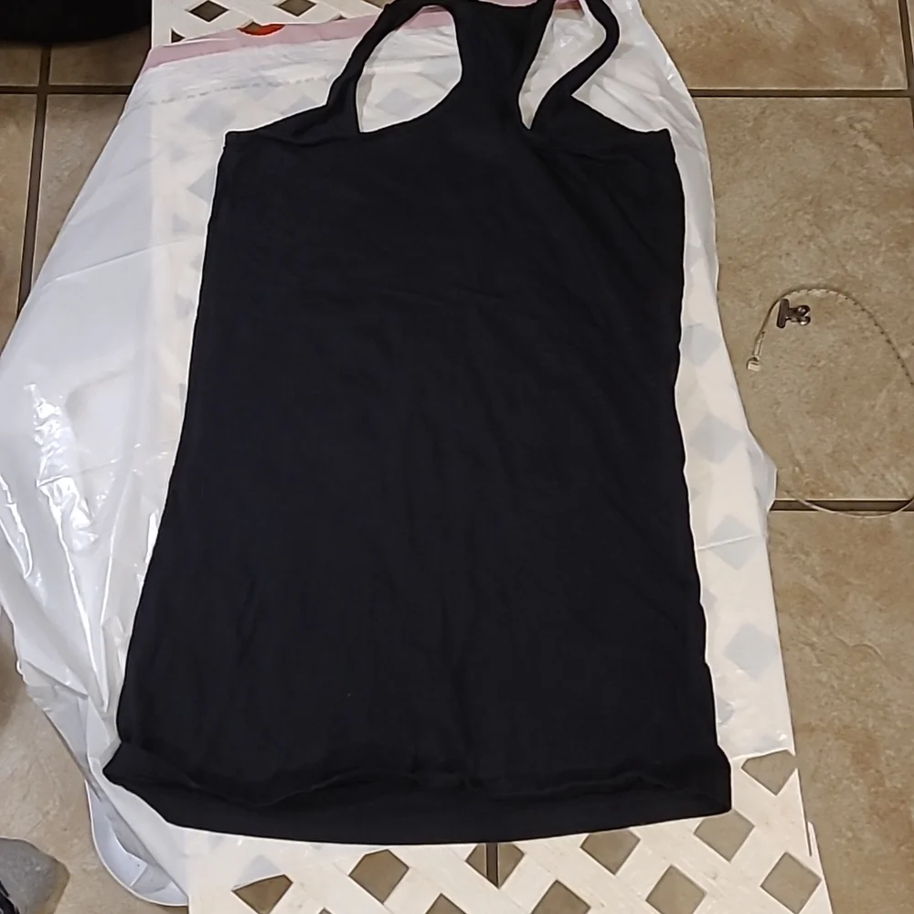Woman's Black tank top with Bob Marley graphic - Picture 2 of 3
